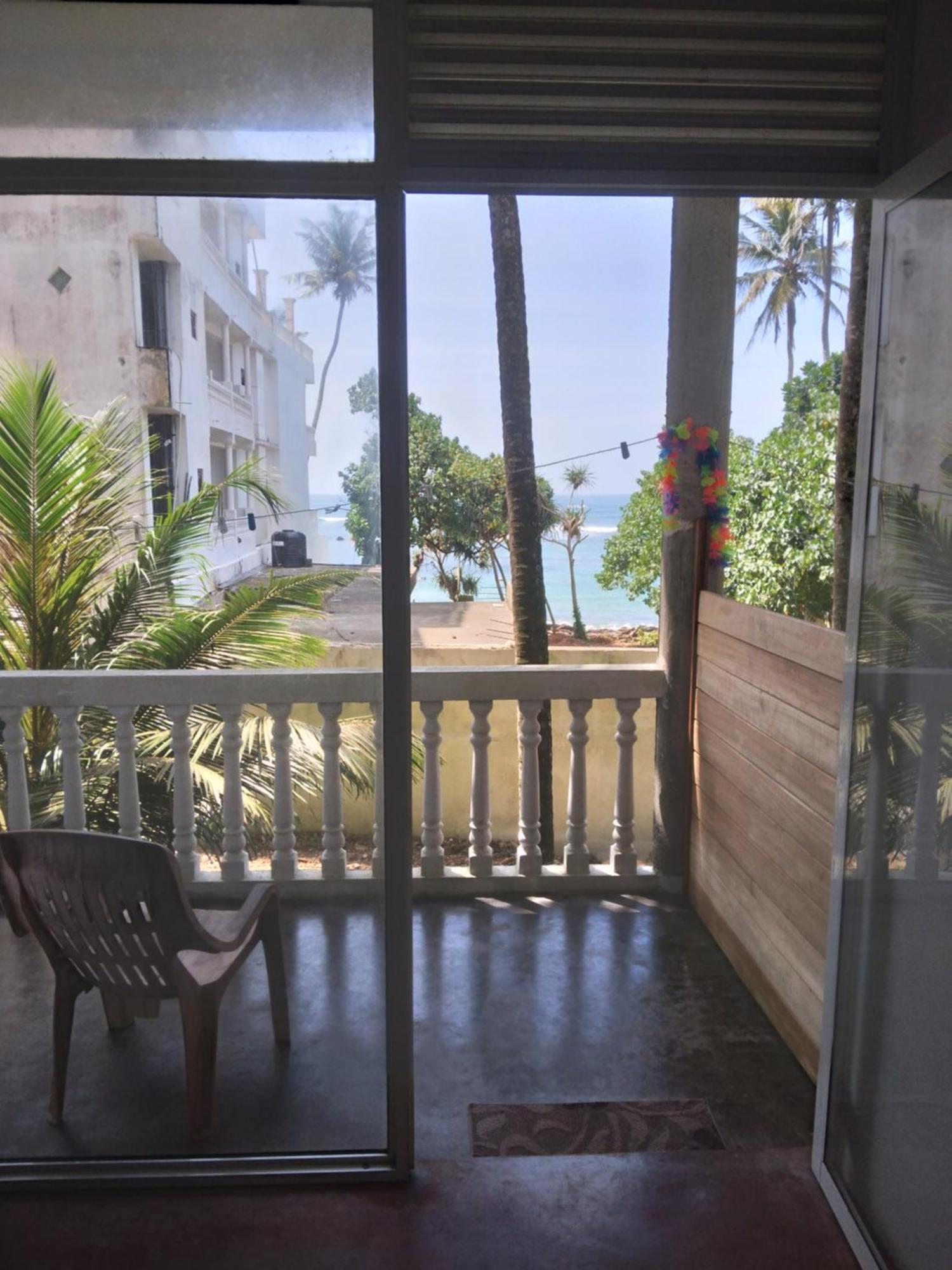 Sunray Rest - Beach View Homestay Мириса Екстериор снимка