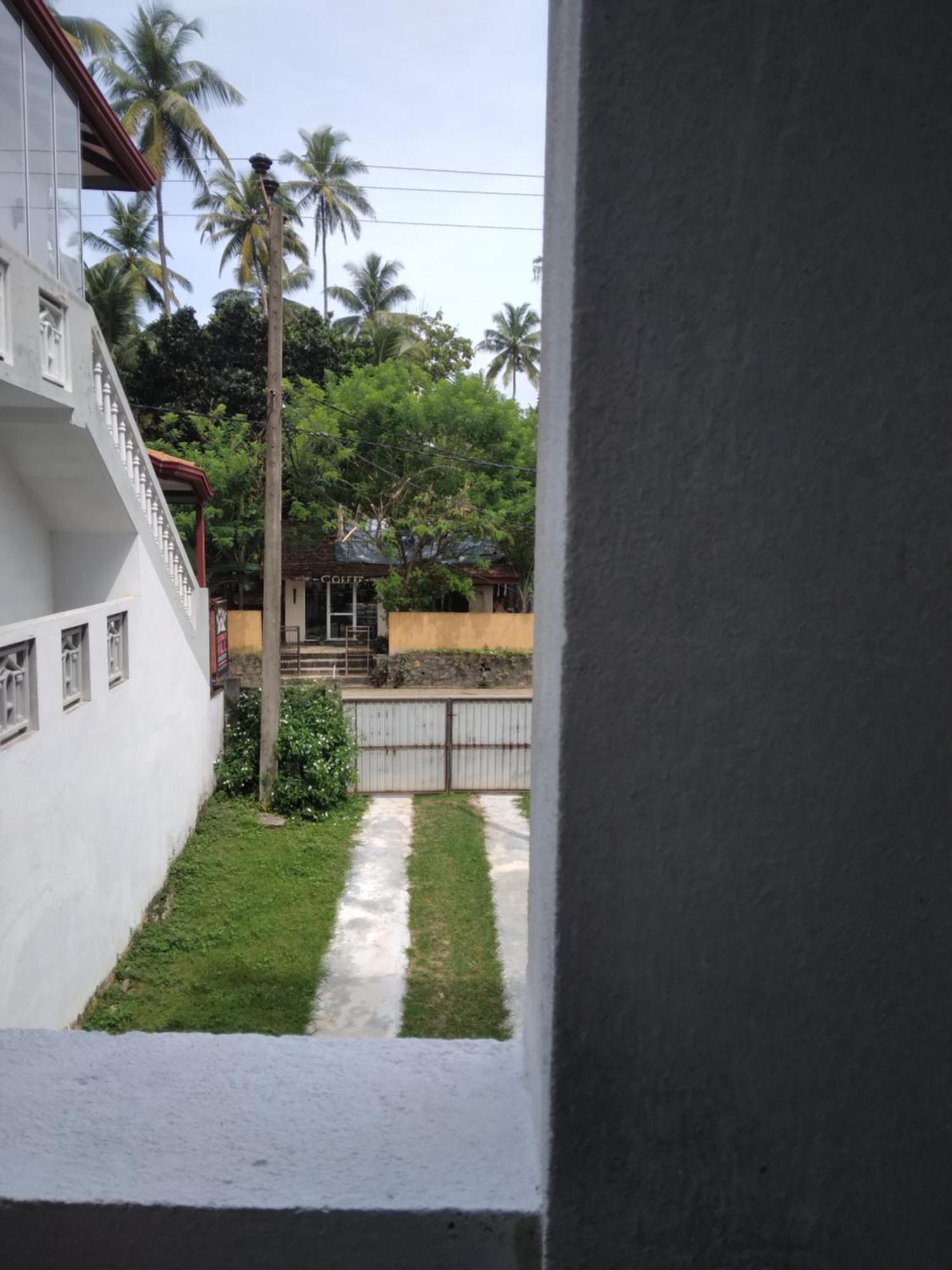 Sunray Rest - Beach View Homestay Мириса Екстериор снимка