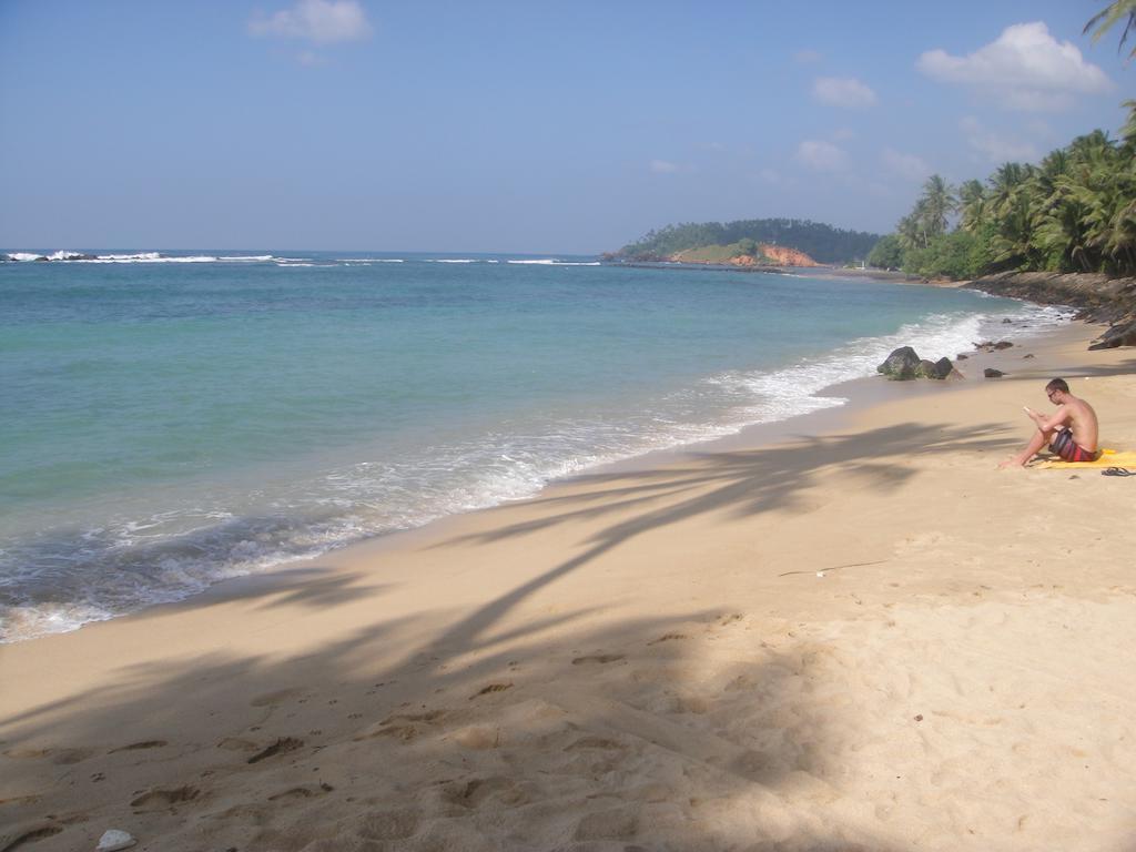 Sunray Rest - Beach View Homestay Мириса Екстериор снимка